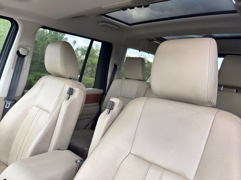 Used 2011 Land Rover LR4 HSE AWD/4WD image 18