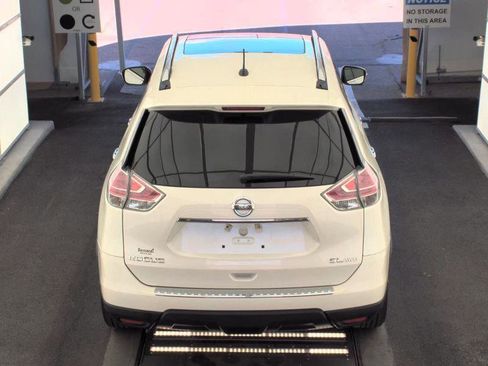 Used 2016 Nissan Rogue SL w/ SL Premium Package image 5