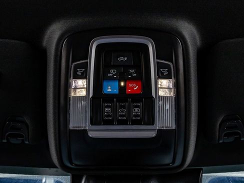 Used 2025 RAM 3500 Limited AWD/4WD image 30