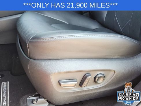 Used 2024 Toyota Highlander Platinum AWD/4WD image 25