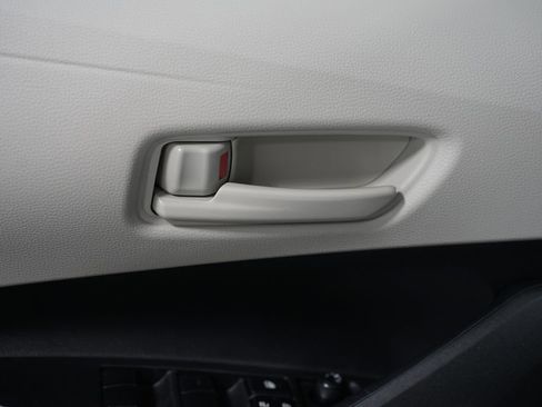 Certified 2025 Toyota Corolla LE image 29