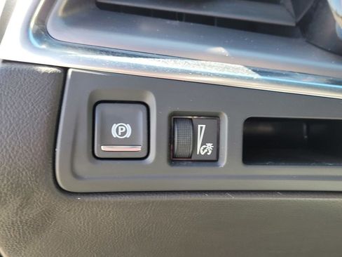Certified 2023 Cadillac XT5 Luxury FWD image 30