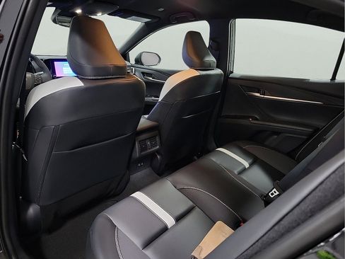 New 2026 Toyota Camry SE w/ Convenience Package FWD image 8