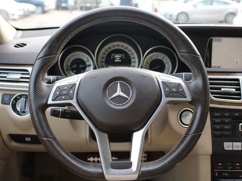 Used 2014 Mercedes-Benz E 350 Sedan image 7