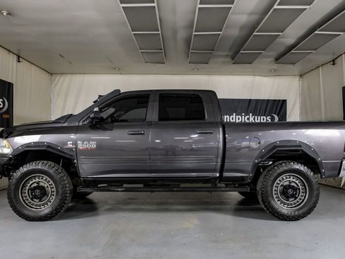 Used 2018 RAM 2500 Tradesman w/ Chrome Appearance Group AWD/4WD image 11