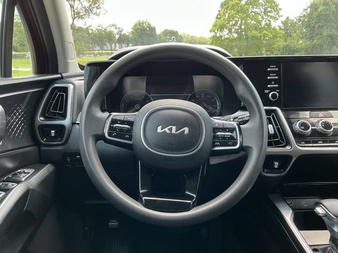 Used 2023 Kia Sorento LX FWD image 22