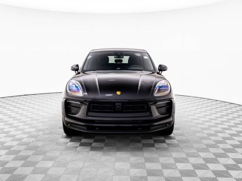 Certified 2025 Porsche Macan AWD/4WD image 9