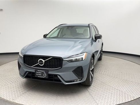 Certified 2023 Volvo XC60 B5 Ultimate w/ Climate Package image 7
