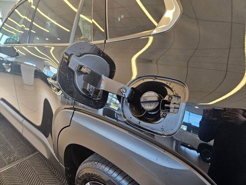 Used 2025 MAZDA CX-50 2.5 Hybrid w/ Premium Plus Pkg image 33