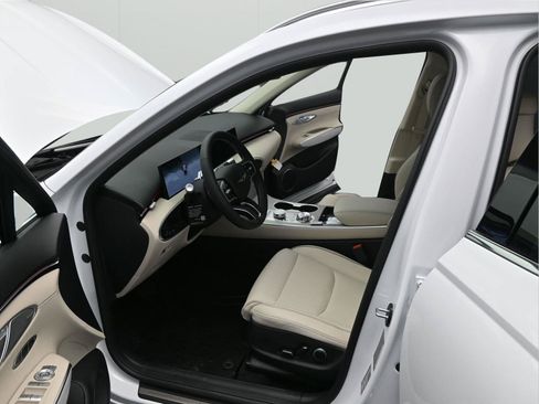 Used 2026 Genesis GV70 2.5T Advanced AWD/4WD image 5