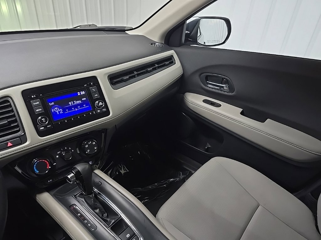 Used 2022 Honda HR-V LX image 25