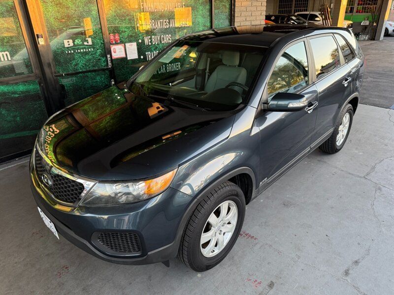 Used 2011 Kia Sorento LX AWD/4WD image 2
