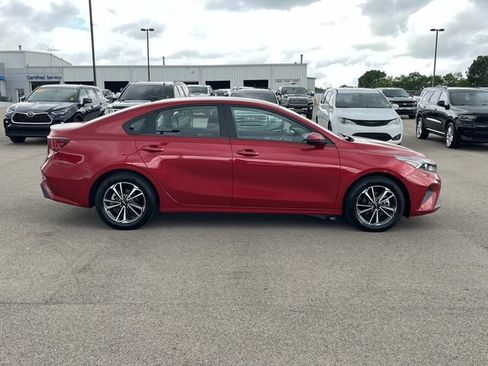Used 2024 Kia Forte LXS FWD image 3