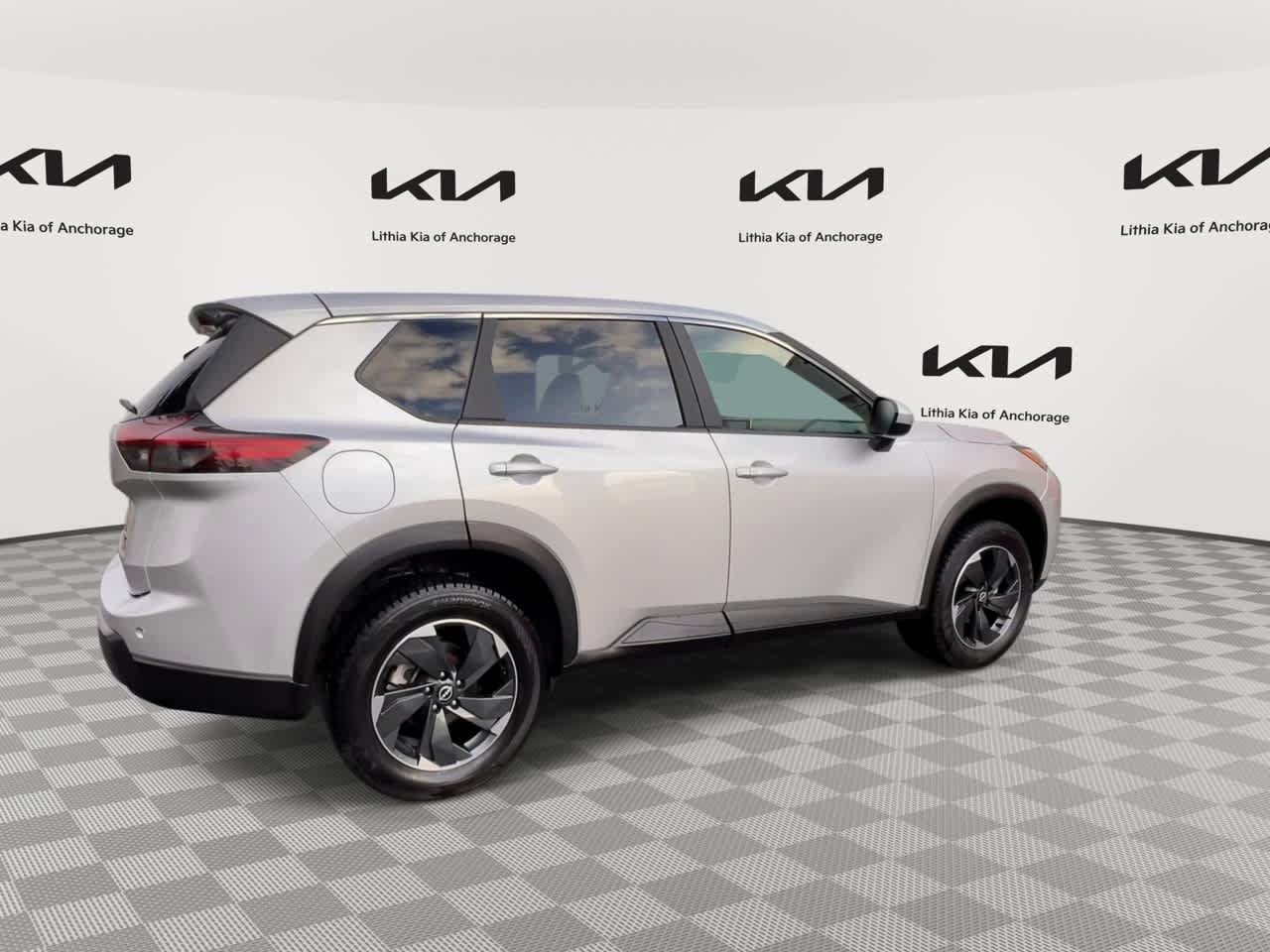 Used 2025 Nissan Rogue SV AWD/4WD image 8