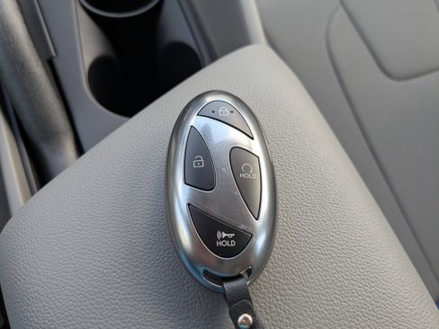 Used 2025 Hyundai Elantra Sport FWD image 25