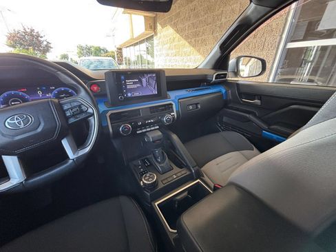 Used 2025 Toyota Tacoma SR AWD/4WD image 35