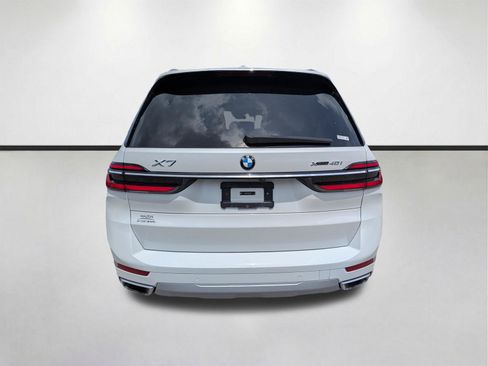 Used 2025 BMW X7 xDrive40i AWD/4WD image 5