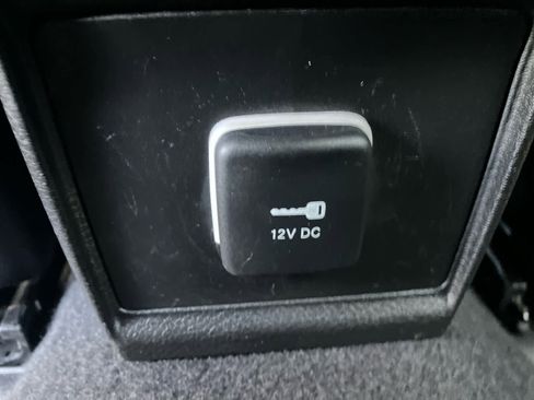 Used 2025 Jeep Compass Trailhawk AWD/4WD image 32