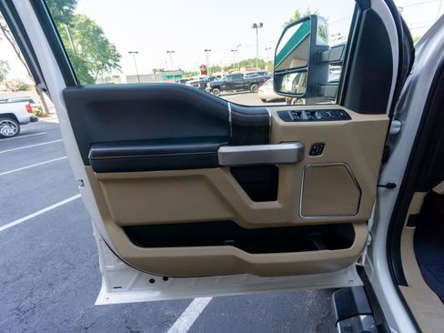 Used 2021 Ford F250 Lariat w/ Chrome Package image 18