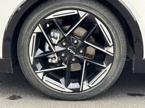 Certified 2025 Kia K4 GT-Line FWD image 30