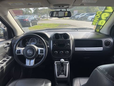 Used 2016 Jeep Compass Latitude FWD image 16