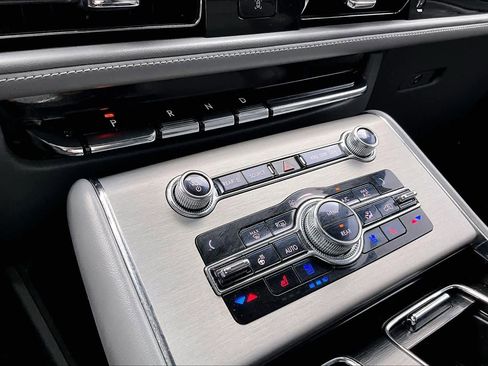 Used 2020 Lincoln Aviator Reserve w/ Equipment Group 201A RWD image 32