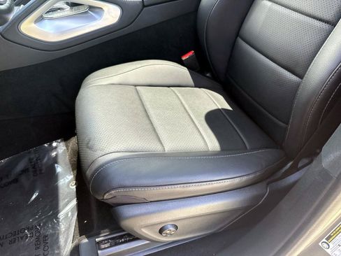 Certified 2023 Mercedes-Benz GLS 450 4MATIC image 22
