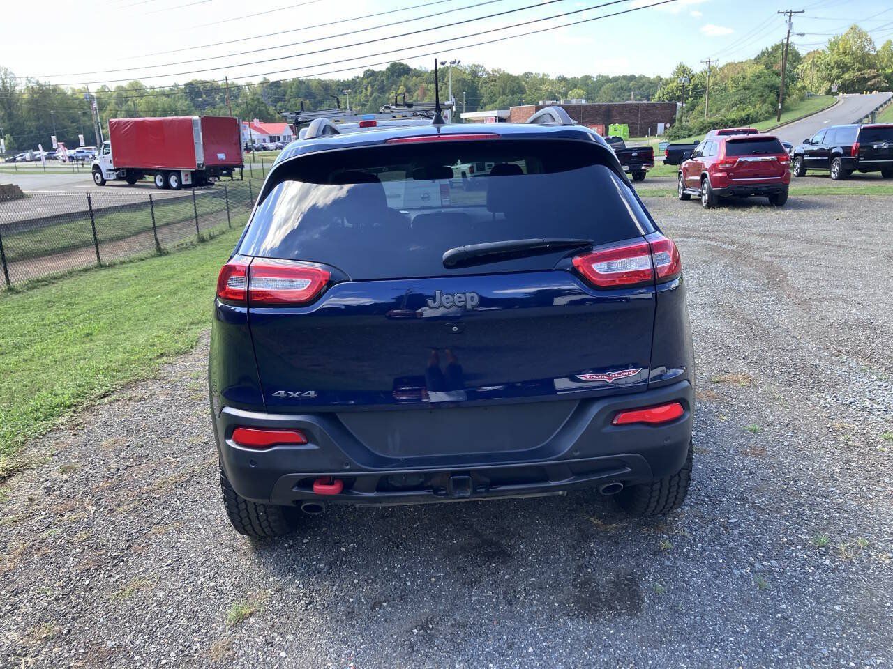 Used 2016 Jeep Cherokee Trailhawk w/ Trailer Tow Group AWD/4WD image 5