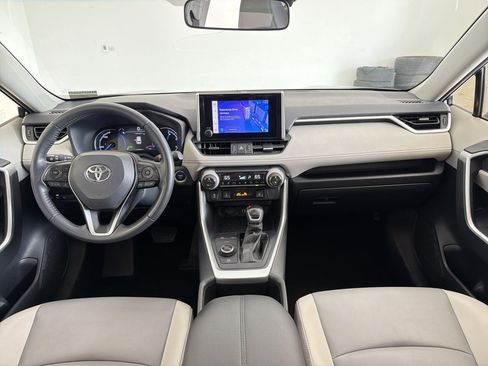 Used 2023 Toyota RAV4 XLE Premium AWD/4WD image 17