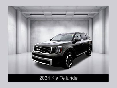 Used 2024 Kia Telluride S w/ S Sunroof Package
