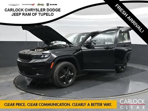 Used 2023 Jeep Grand Cherokee Altitude AWD/4WD image 56
