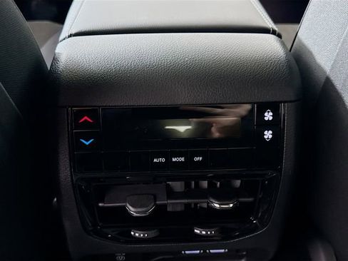 New 2025 Jeep Grand Cherokee L Altitude AWD/4WD image 25