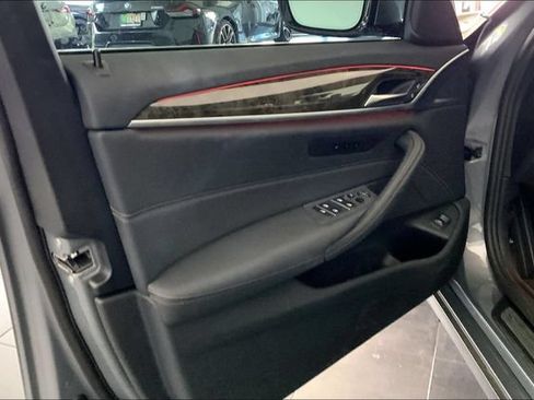Used 2023 BMW 530i w/ Convenience Package RWD image 10