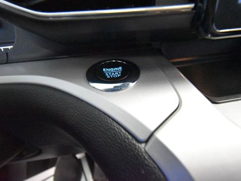 Used 2023 Ford Explorer XLT w/ Equipment Group 202A image 17