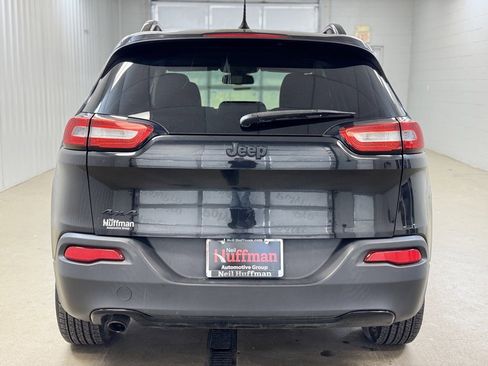 Used 2016 Jeep Cherokee Altitude w/ Cold Weather Group image 6