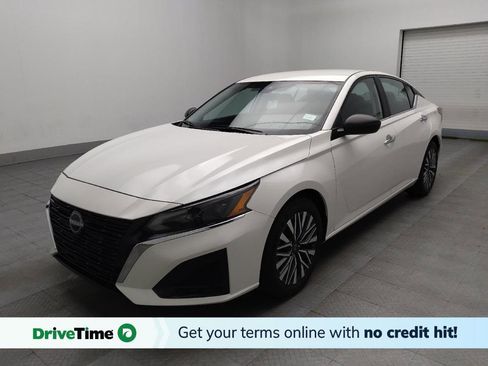 Used 2024 Nissan Altima 2.5 SV image 1