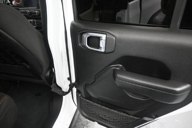 Used 2022 Jeep Gladiator Mojave AWD/4WD image 22