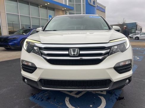 Certified 2017 Honda Pilot Touring image 3