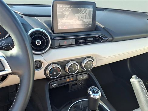 Used 2021 MAZDA MX-5 Miata RF Grand Touring w/ Appearance Package image 11