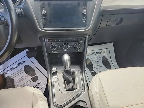 Used 2019 Volkswagen Tiguan SE FWD image 14