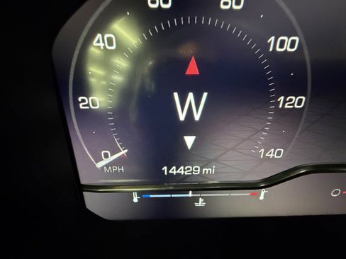 Used 2024 GMC Sierra 1500 Elevation w/ X31 Off-Road Package AWD/4WD image 14
