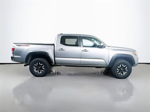 Used 2021 Toyota Tacoma TRD Off-Road image 9