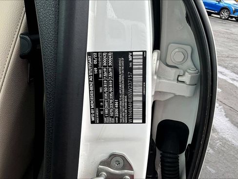 Used 2022 Mercedes-Benz GLB 250 4MATIC image 19