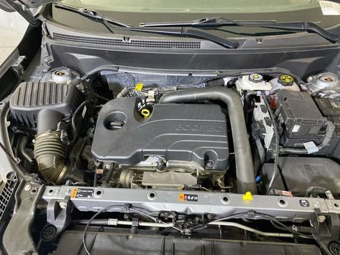 Used 2023 GMC Terrain SLT image 16