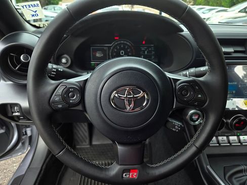 Used 2024 Toyota GR86 Premium RWD image 21
