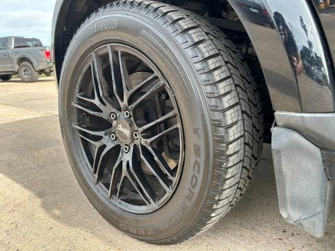 Used 2016 Land Rover LR4 HSE LUX image 36