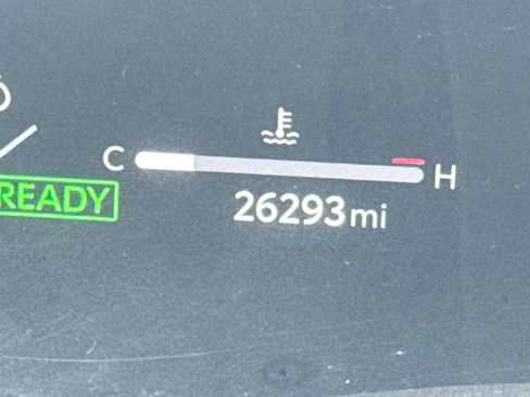 Used 2025 Toyota Camry XLE AWD/4WD image 16