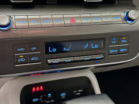 Used 2025 Hyundai Kona SEL image 23