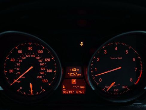 Used 2013 BMW Z4 sDrive28i RWD image 17