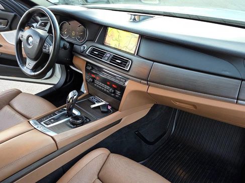 Used 2015 BMW 750i xDrive image 47